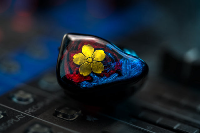 Custom IEMs vs. Universal Fit IEMs: Weighing the Pros and Cons